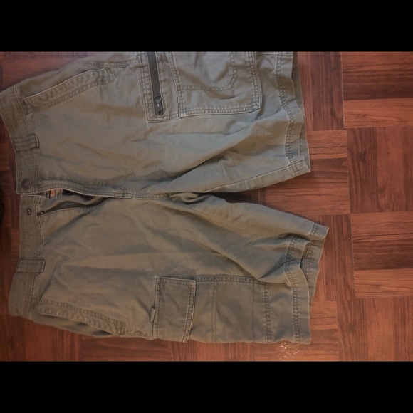 Men’s 32 shorts all name brand read description - Picture 4 of 7